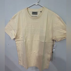 Fear of god essentials t shirt in cream